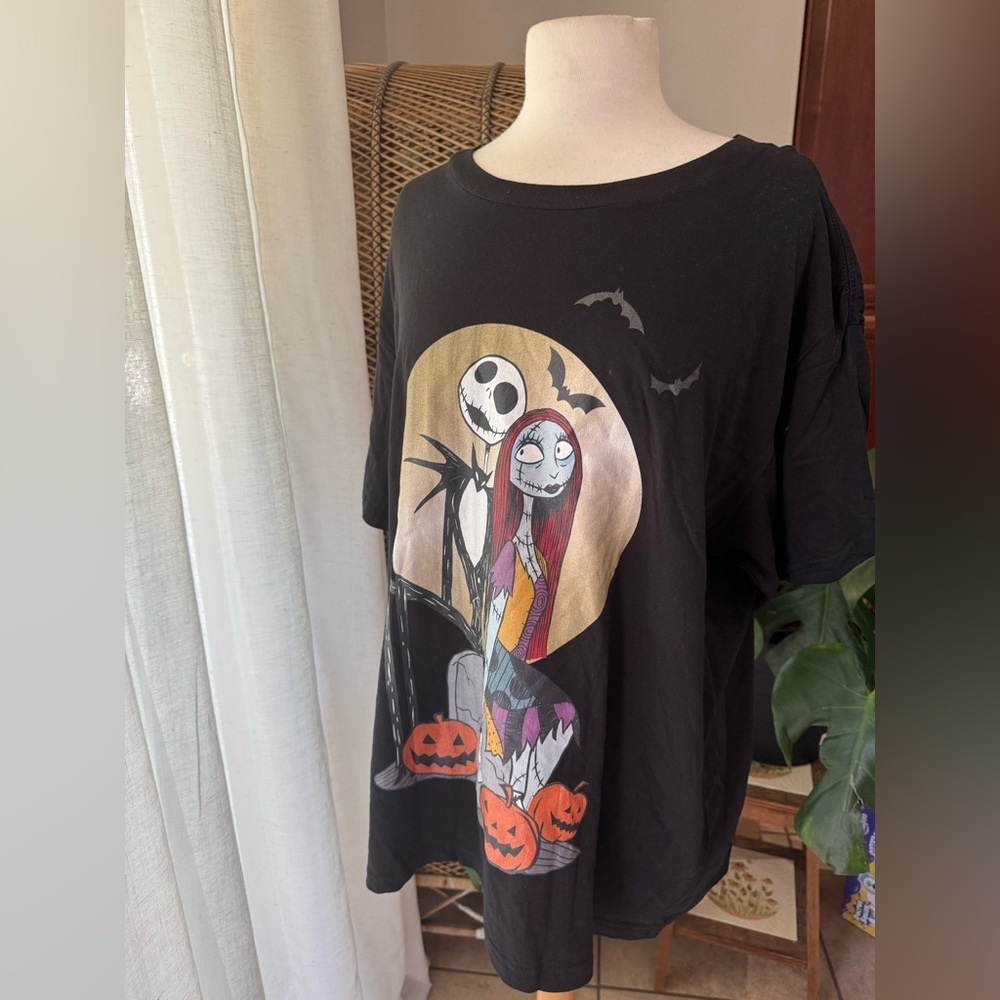 Disney Nightmare Before Christmas Jack & Sally Halloween Tee Women’s L